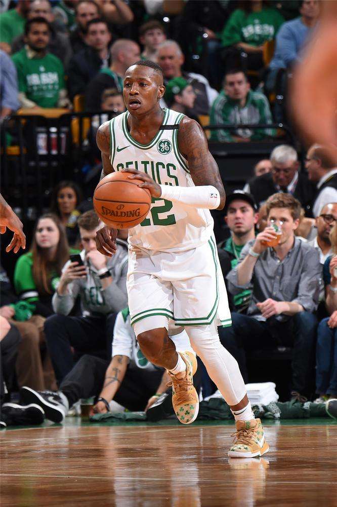 根据数据统 根据数据统